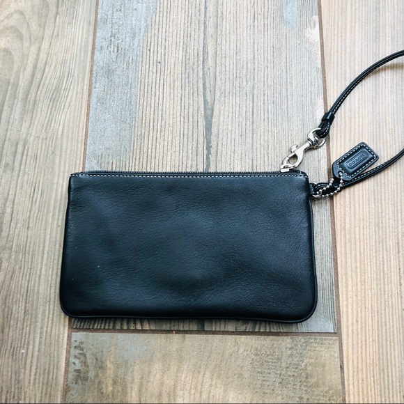 Coach black leather wristlet - Picture 3 of 9